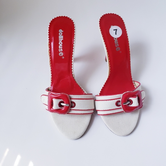 Vintage Dollhouse Cream and Red Slip-on Heels - Picture 16 of 16